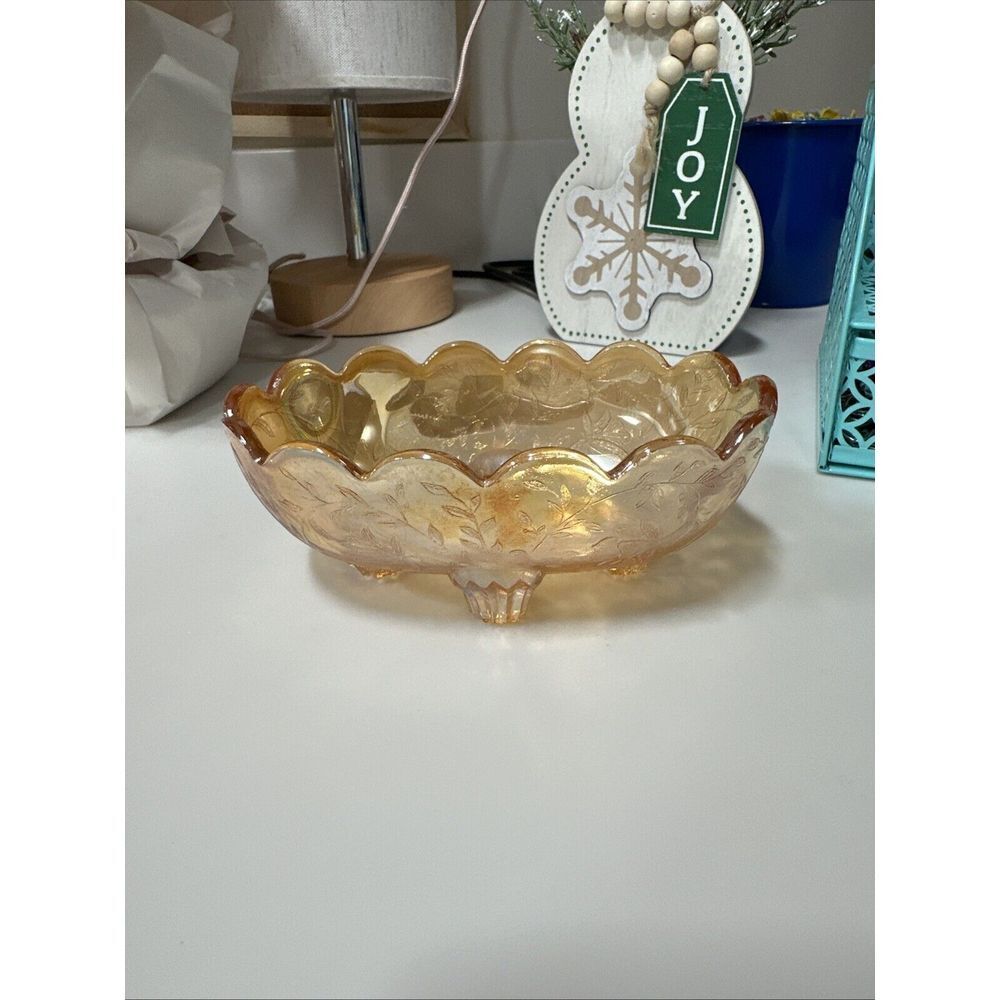 Sundae Bowl Carnival Glass 2 In Tall 5in Long‎